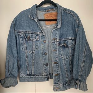 Vintage Levi’s denim jean jacket - size small